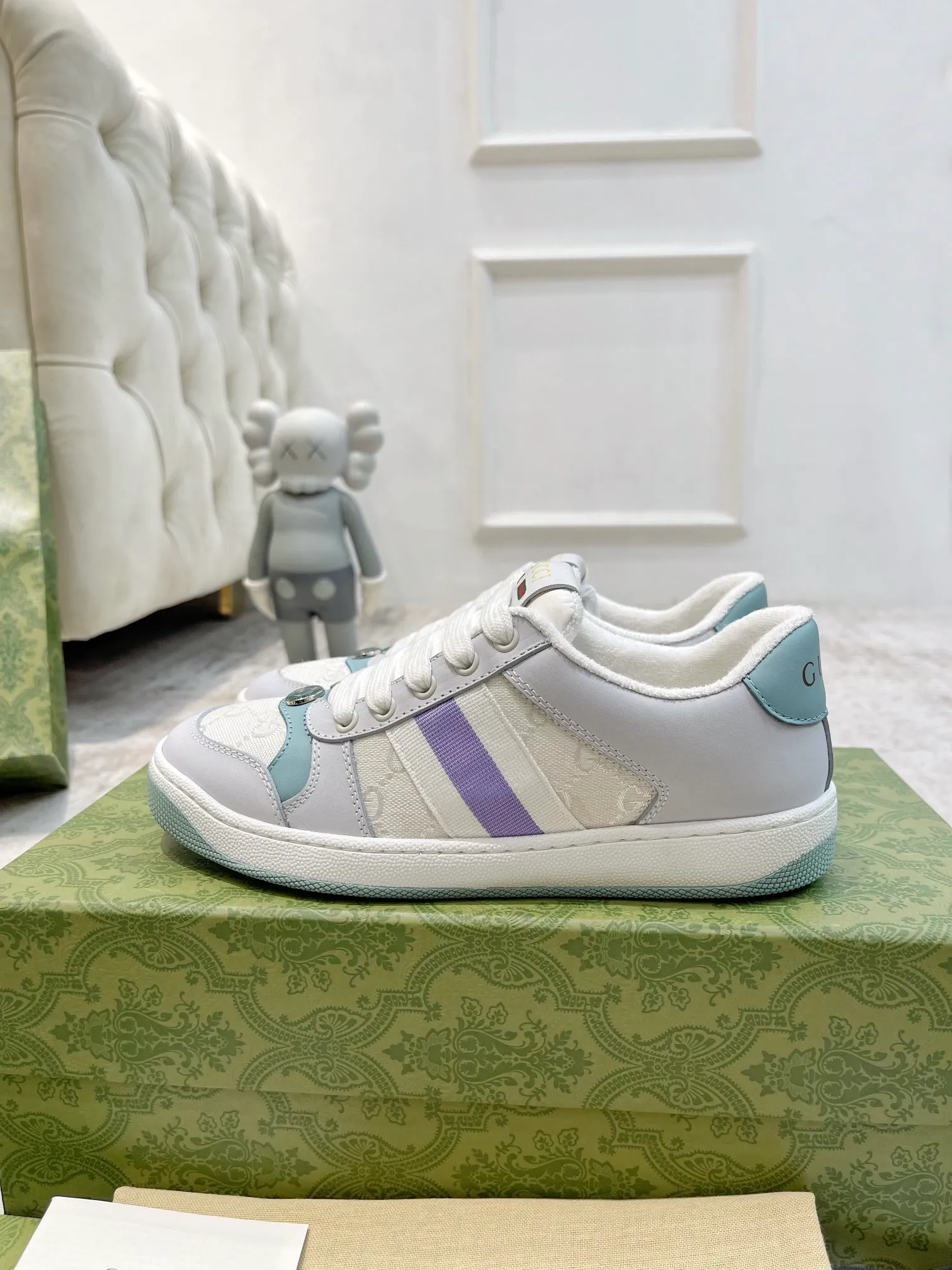 Gucci - Newly upgraded Gucci dirty shoes for couples 👫 2022 early spring new style... GG series distressed casual dirty shoes for the catwalk ⚠️⚠️ Original development and purchase level version... Metal double G crystal cylindrical logo... Gucci original pattern webbing... Exclusive color rubbed cowhide fabric, original terry cloth is delicate, soft and more comfortable and breathable, privately stamped two-color original TPU outsole (lower layer is wider, upper layer is narrower) Ready stock, matching packaging... 35-40/39-44 regular size 💰Female style 290 💰Male style 290